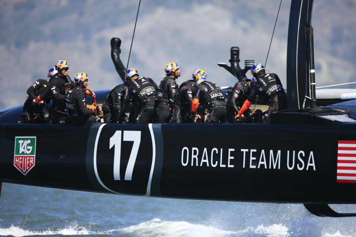   Comme un vaisseau spatial égaré sur l'eau : L'espoir de Larry Ellison