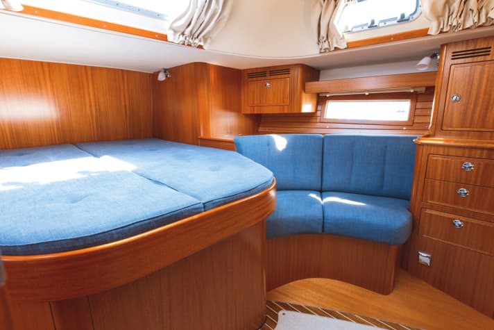   HR 43 Mk III: significantly more space aft