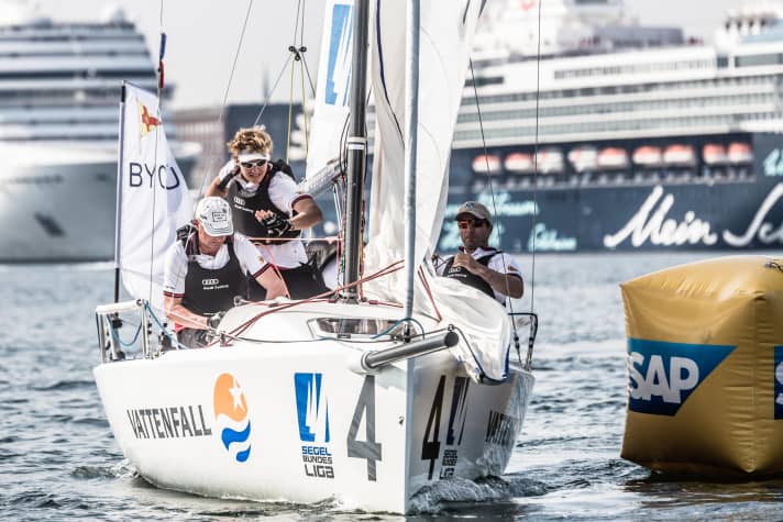   Das Team vom Bodensee-Yacht-Club Überlingen in seinem Element: Der Aufsteiger meisterte die schwachen Winde gekonnt