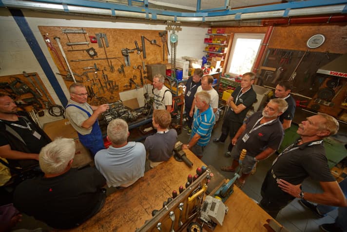   Motorenworkshop am Samstagmorgen