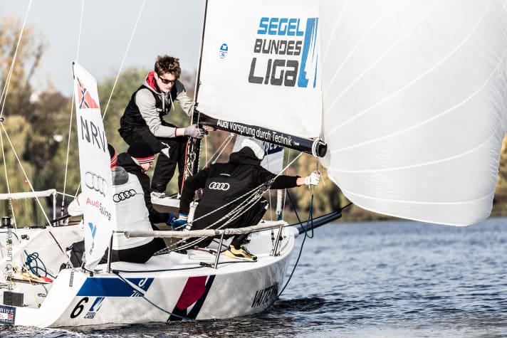   Un inizio rilassato per la finale sulle acque di casa dell'Alster: il North German Regatta Club è già campione tedesco