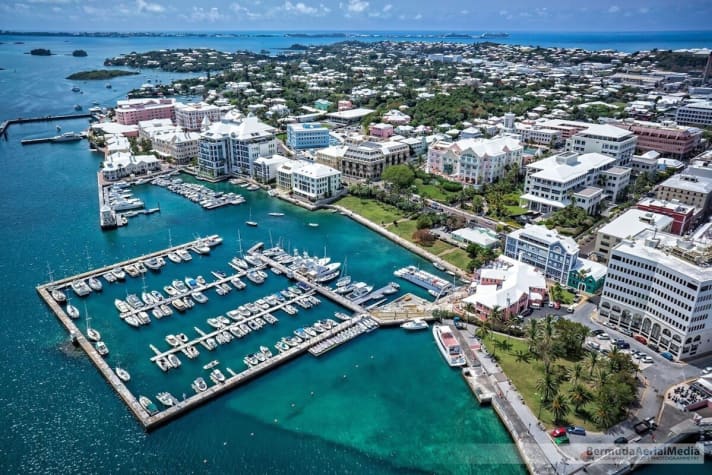   Gastfreundlich, klein, kuschelig und wunderschön: Der Hafen und das Segelrevier vor Bermudas Küste