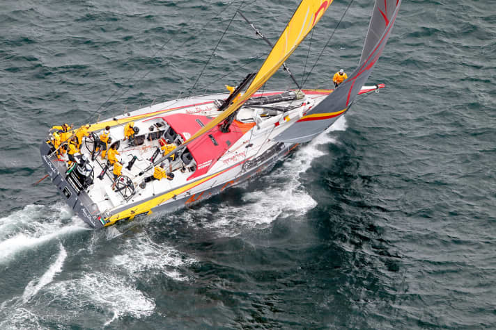   Könige von Kapstadt: Ian Walkers Team Abu Dhabi Ocean Racing gewinnt das In-Port-Rennen vor Kapstadt