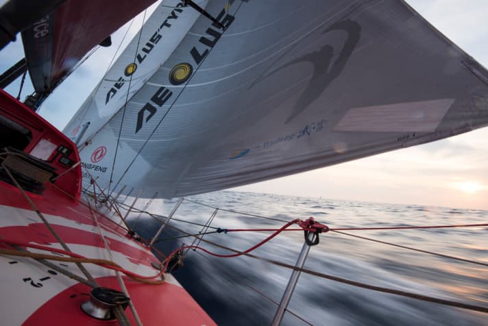   Flott voran: Das Dongfeng Race Team ringt mit Abu Dhabi um die Führung