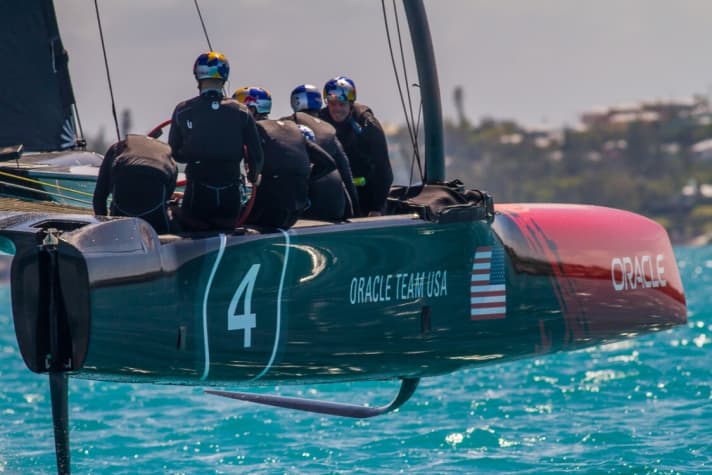   Skipper Jimmy Spithill und sein Team trainieren seit Montag mit ihrem AC45S im Cup-Revier vor Bermuda