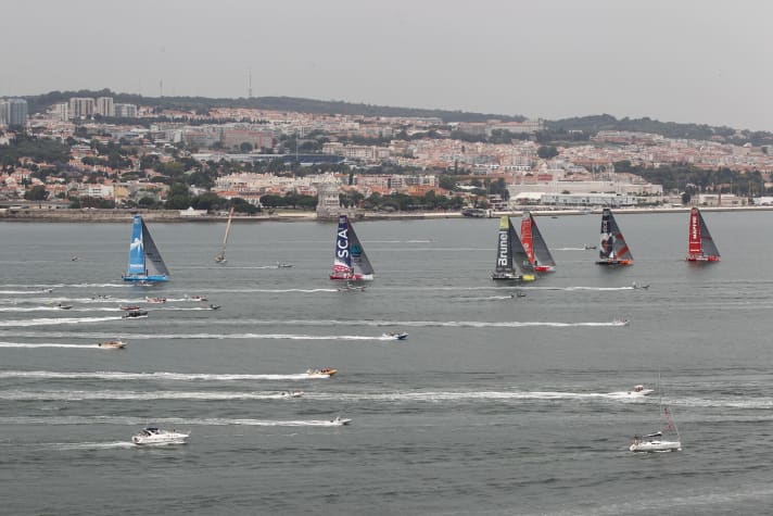   Scene di caccia al largo di Lisbona: è iniziata la fase finale della corsa intorno al mondo