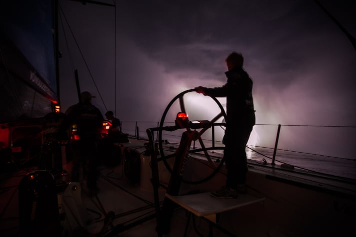   Comeback-Team Vestas Wind auf gutem Kurs durch die Nächte von Etappe 8