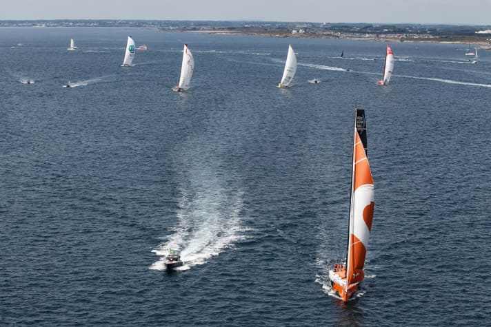  In piedi e via: il Team Alvimedica ha dominato con facilità la regata In-Port al largo di Lorient