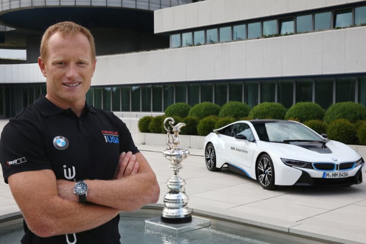   Jimmy Spithill und der America's Cup mit motorisierter Unterstützung des neuen Technologie-Partners