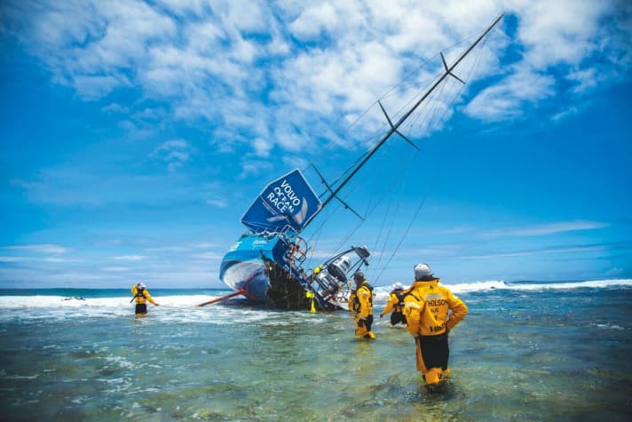   Quand on pense à "Vestas" dans la Volvo Ocean Race, on a cette image de 2014 du bateau échoué devant les yeux. L'équipe se lance dans la course pour être en tête de la prochaine édition