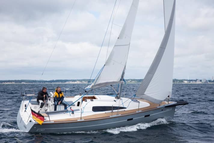   Modern lines, super-affordable price - but no comparison to the entry-level models of the brand-name shipyards