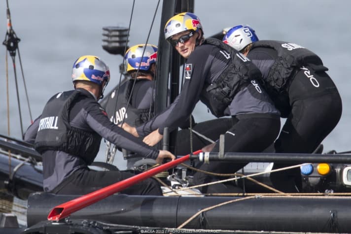   Für Jimmy Spithill und das Oracle Team USA reichte es nach idealem Auftakt im Finale "nur" zu Platz zwei