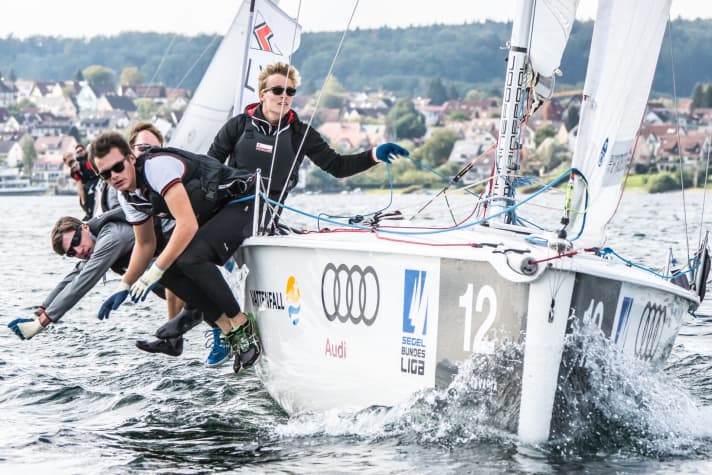   Promozione diretta alla 1ª Bundesliga anche per l'equipaggio dello Yacht Club di Lubecca. Il terzo posto in classifica alla fine della stagione era sufficiente