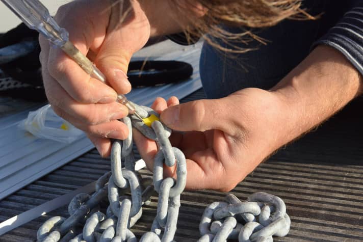   Heavy anchor gear: 60 metres of chain (8 millimetres) and a Kobra2 anchor (16 kilos)
