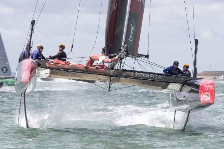   Team New Zealands Steuermann Peter Burling und Blair Tuke starten 2016 in der America's-Cup-Weltserie und wollen im August vor Rio Gold gewinnen