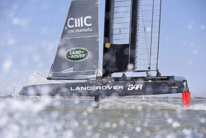   Macchina da corsa veloce: T3 alla sua prima uscita al largo di Portsmouth