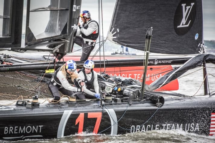   Lindsey Vonn impressed the sailors with her hands-on style