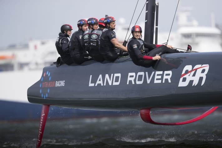   Mit bis zu 33 Knoten jagten Kate und die Crew über den Solent