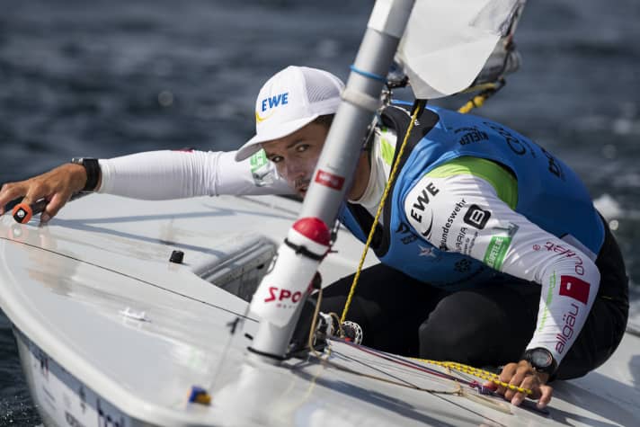   Was geht morgen im Finale für Philipp Buhl? Der viermalige Kieler-Woche-Sieger muss vier Punkte aufholen, will er Titel Nummer fünf erkämpfen