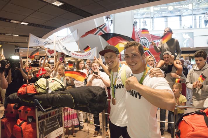   This is how Erik Heil and Thomas Plößel celebrated after winning the Olympic bronze medal and returning from Rio. Now the NRV crew is fighting for a World Championship medal