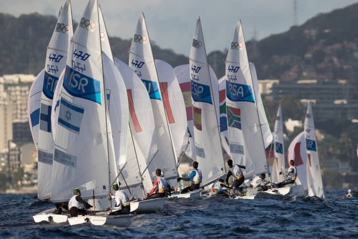   Course de 470 au sixième jour de la régate olympique