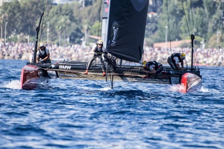   Schwarzes Wochenende für die Cup-Verteidiger: Das Oracle Team USA kam mit Vertretungs-Skipper Tom Slingsby nicht über den sechsten und letzten Platz hinaus