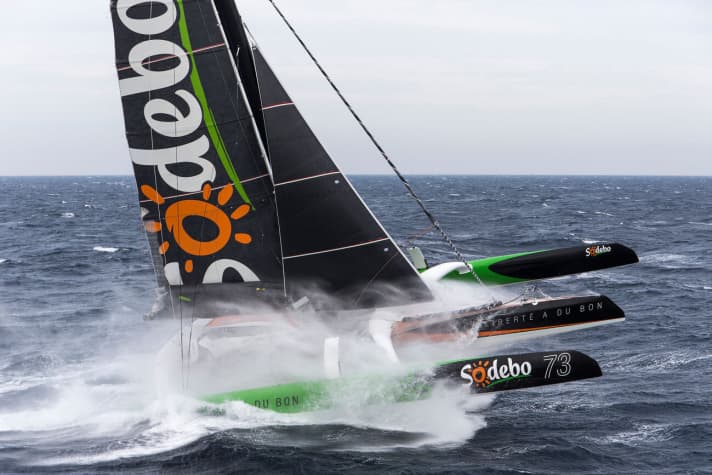   Viaggiare intorno al mondo con la potenza di un trimarano di 100 piedi