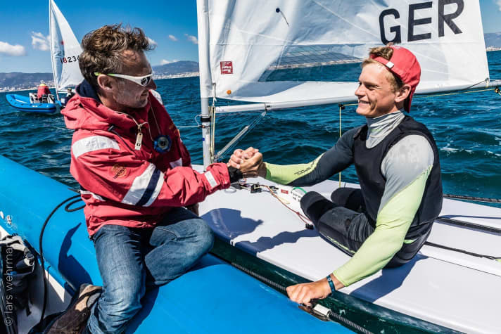   Éloge de l'entraîneur de laser Schlonski pour son protégé Theo Bauer