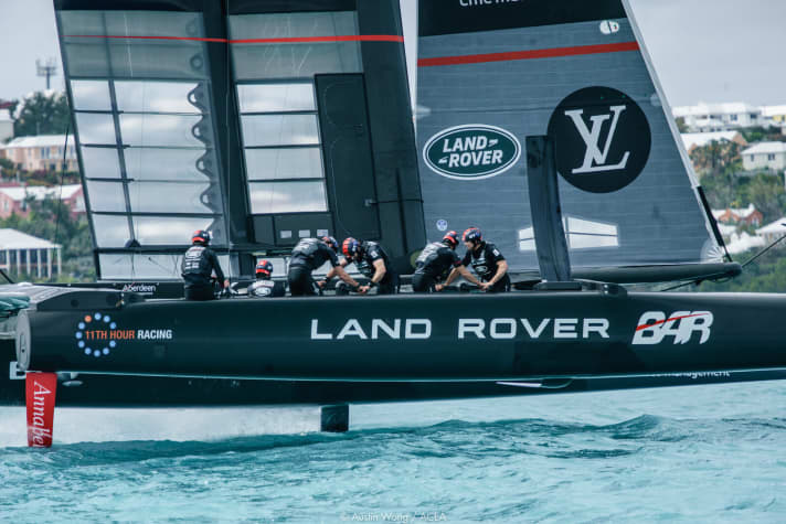   Four vertical grinders, here Land Rover BAR, swirl the air