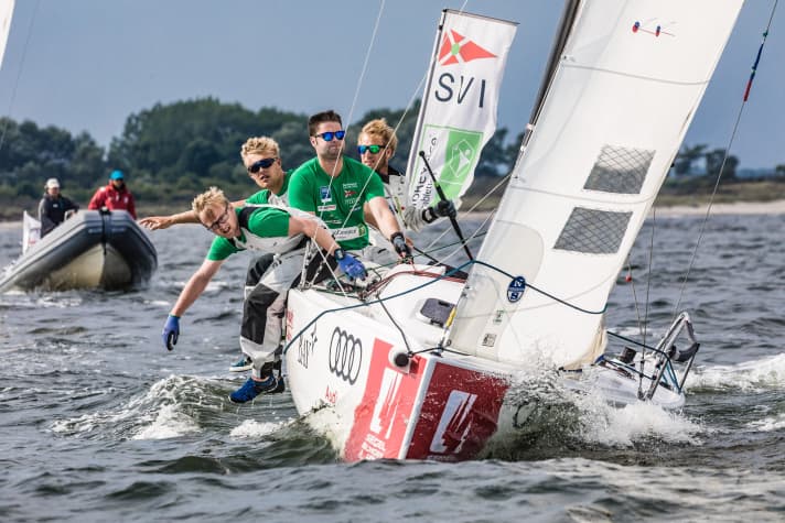  Le barreur Julian Ramm et l'équipage du SVI ont gagné devant Travemünde et se dirigent vers la 1ère Bundesliga