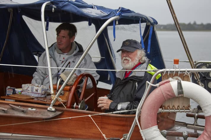   The jury at the anchor station had it best. Burghard Pieske and Lasse Johannsen judged the manoeuvres from the cake stand