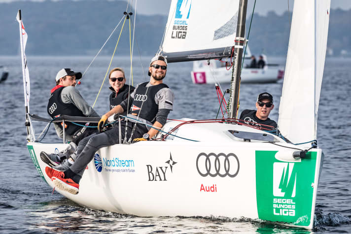   Nach starker Leistung Pokal-Zweite und bester Dinge: die Crew vom Verein Seglerhaus am Wannsee