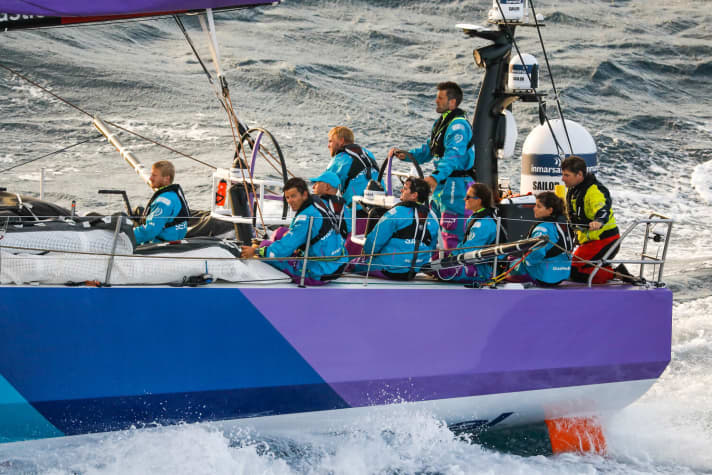   Verteidigen nach zwei Tagen ihren Platz in den Top Drei: Skipper Simeon Tienpont und sein Team AkzoNobel