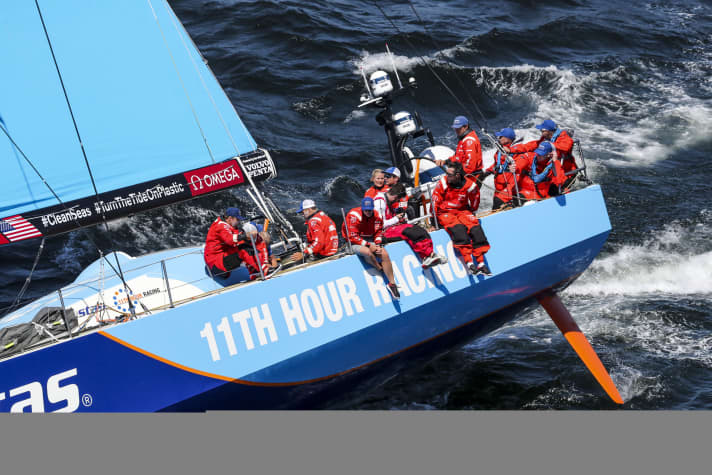   Le Vestas 11th Hour Racing a manqué de peu le podium après des problèmes de manipulation de la voile A3.