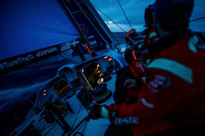   Sul ponte di Vestas 11th Hour Racing