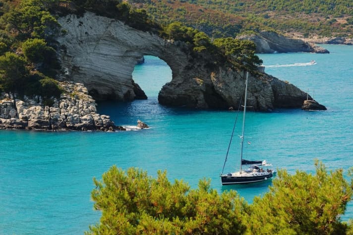   Die Baia San Felice ist eine von mehreren Ankerbuchten am Sporn des italienischen Stiefels