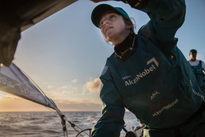   Cécile Laguette, 32, currently has good prospects with Team AkzoNobel. The engineer earned her master's degree at the University of Auckland and was a member of the Emirates Team New Zealand land team in the 34th America's Cup
