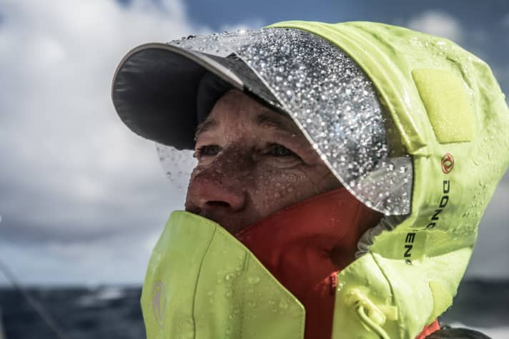   Liegt aktuell mit ihrem Dongfeng Race Team auf Rang drei: Steuerfrau und Trimmerin Carolijn Brouwer – bereit für den nächsten Einsatz