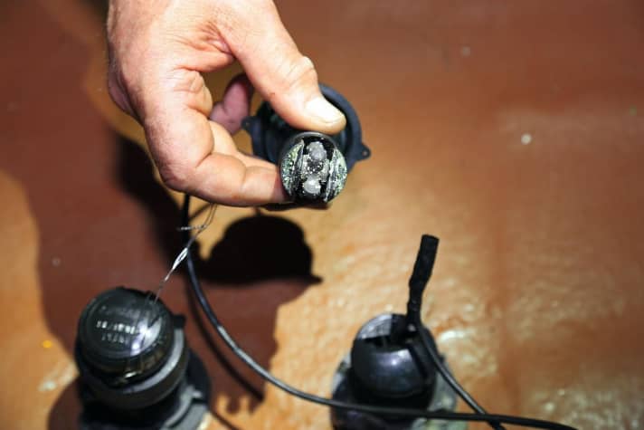 Può essere d'aiuto: Estrarre il logger dalla presa e rimuovere lo sporco.