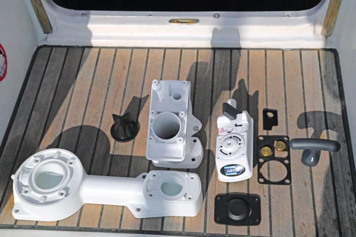 Spare parts for conventional yacht toilets are available in every marina, and installation and removal is simple