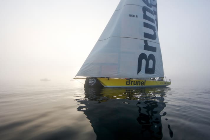   Kein Wind bei der nervenaufreibenden Ansteuerung von Newport für Bouwe Bekkings Team Brunel