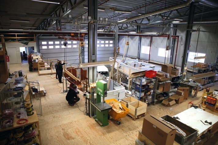   Passé. Production in Henån, which has long been rented, is relocated to a supplier in Uddevalla