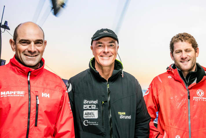   Les trois rient encore, mais à La Haye, il n'y en aura qu'un qui exultera : Fernandez, le skipper de Mapfre, Bekking, le skipper de Brunel et Caudrelier, le skipper de Dongfeng, lors de la dernière conférence de presse avant la grande finale.