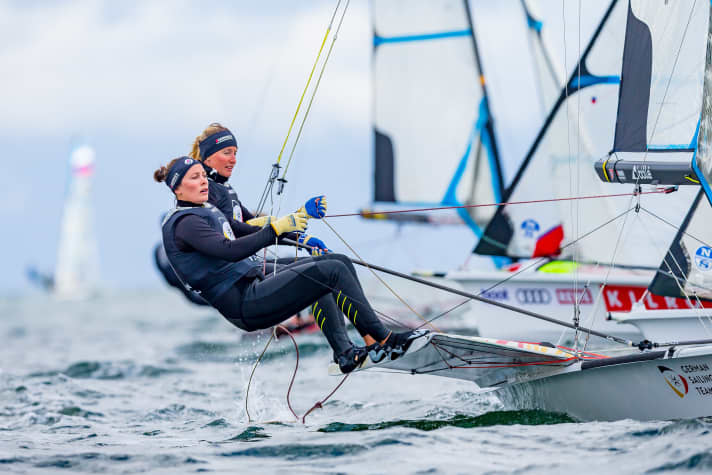   Tina Lutz und Susann Beucke gelangten als Zweite ins Finale, wollen am Sonntag um ihren dritten Kieler-Woche-Titel kämpfen