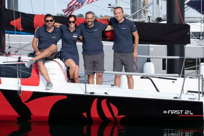   Unire le forze: i capi di Seascape Andraz Mihelin, Lidija Zaletel e Kristian Hajnsek con il capo di Beneteau Gianguido Girotti (2° da destra)