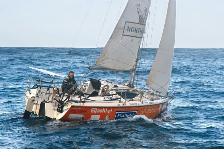  Szymon Kuczynski has already circumnavigated the world twice on the Maxus 22 "Atlantic Puffin". Once with, once without stopping