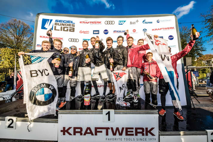   The Hamburg podium: The sixth and final premier league regatta of the season was won by the NRV in its home waters on the Alster, ahead of the Bayerischer Yacht-Club and the Seglerhaus am Wannsee club