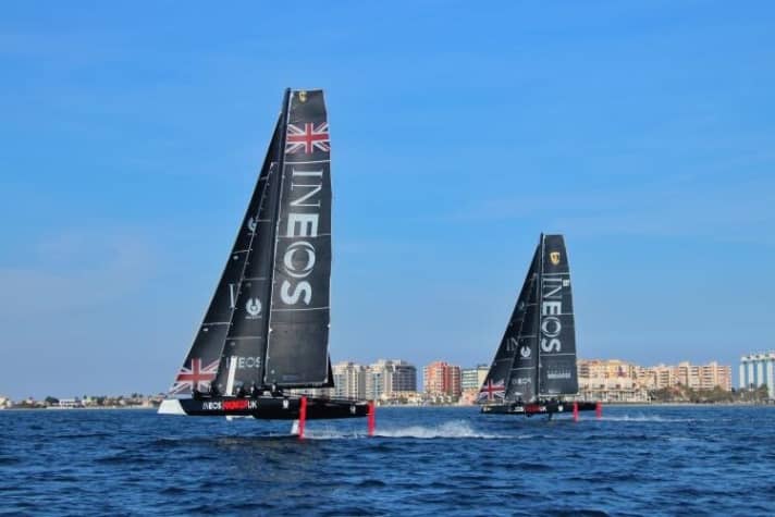  Non sono tra gli sfidanti in ritardo, né hanno problemi di soldi: l'Ineos Team UK di Sir Ben Ainslie durante l'allenamento invernale
