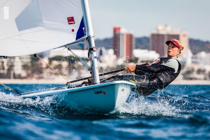   Une entrée en matière convaincante dans la 50e édition du Trofeo Princesa S.A.R. Sofía : Svenja Weger, barreuse de laser-radial