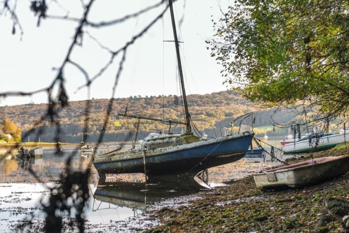   Trauriges Bild: Zahlreiche Boote gammeln an Küsten, Seen und Flüssen vor sich hin, wie hier in Frankreich